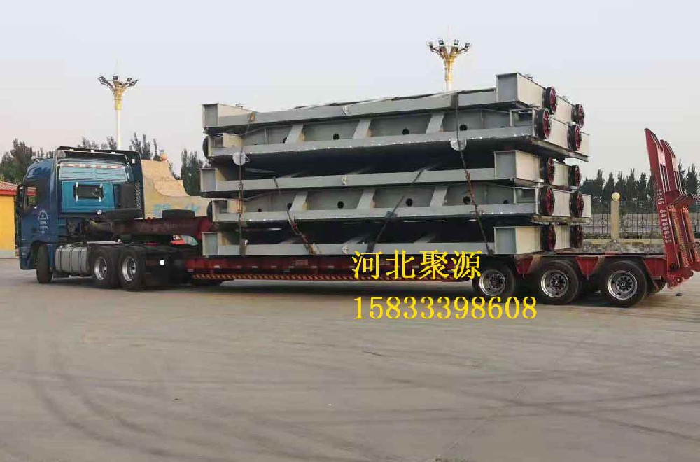 鋼閘門發貨現場